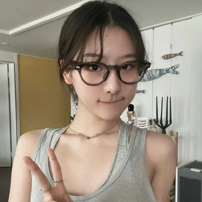 在此一群